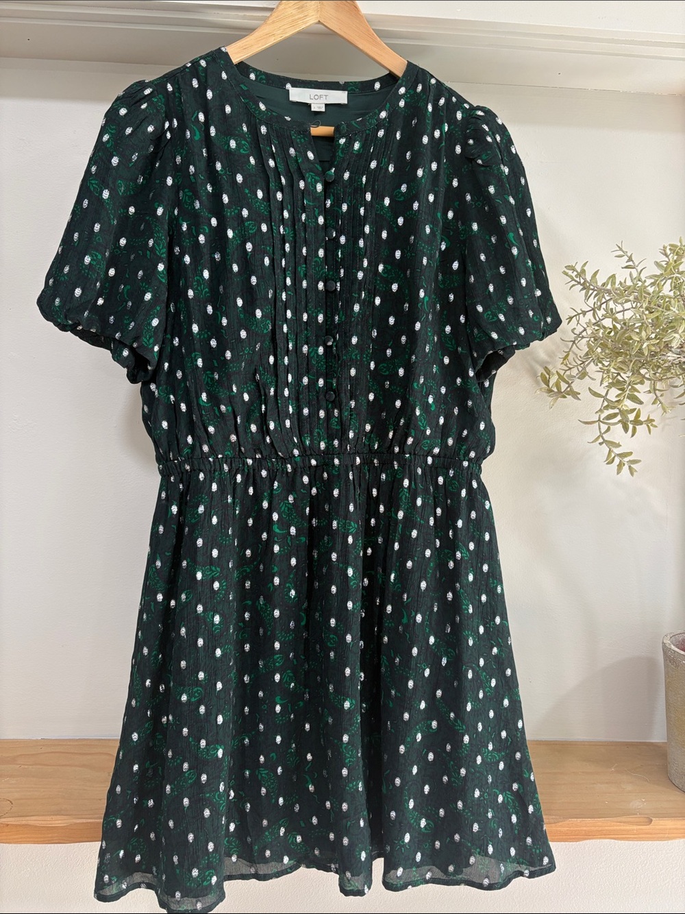 LOFT Metallic Clip Pintucked Short Sleeve Mini Dress, Size L, New without Tag - Picture 2 of 15